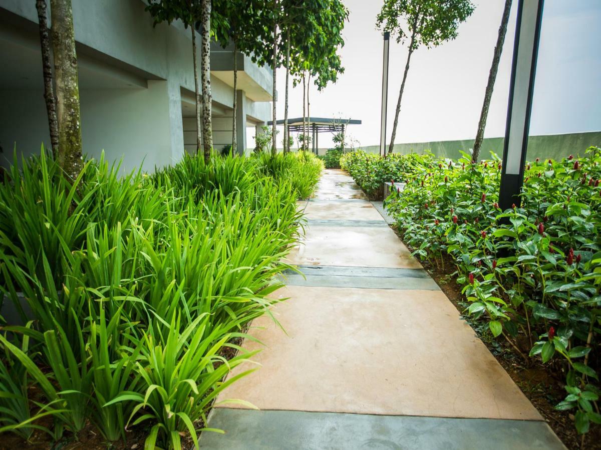 Iskandar Puteri Medini Famous Theme Park Nusajaya  Exterior foto